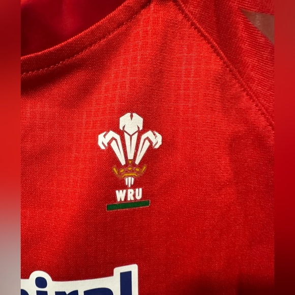 Wales Home Rugby Union Jersey - Picture 7 of 7
